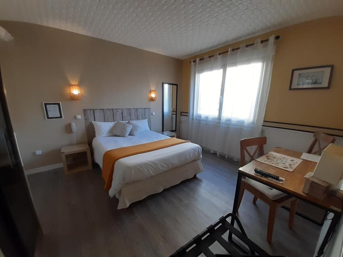 Hotel Du Tricastin Pierrelatte Bagian luar foto