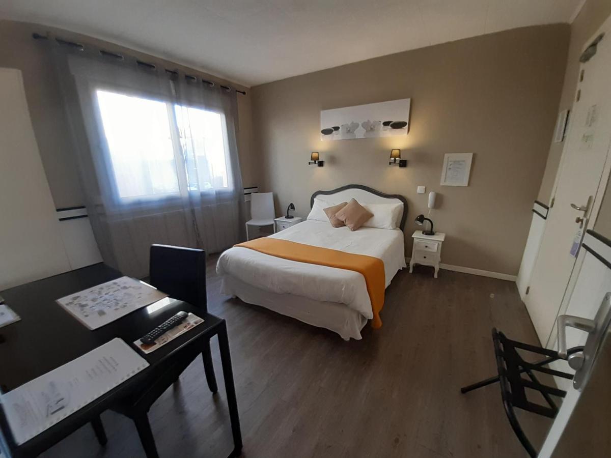 Hotel Du Tricastin Pierrelatte Bagian luar foto
