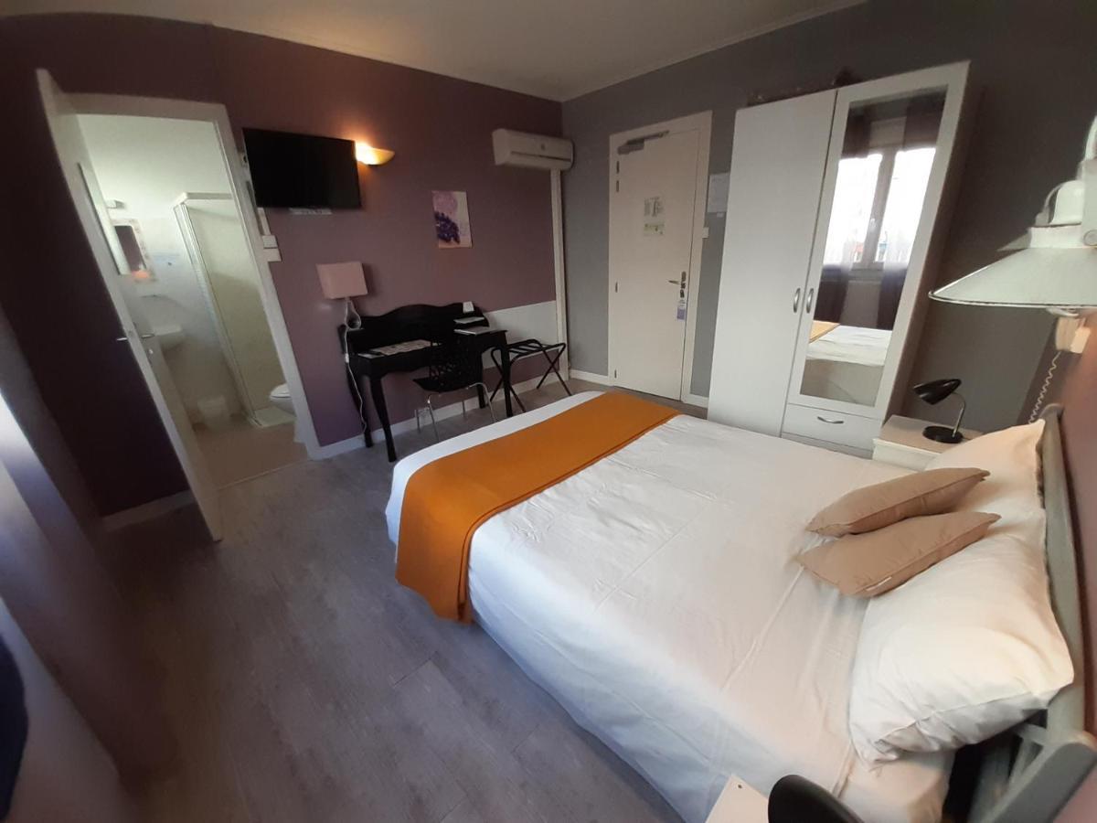 Hotel Du Tricastin Pierrelatte Bagian luar foto