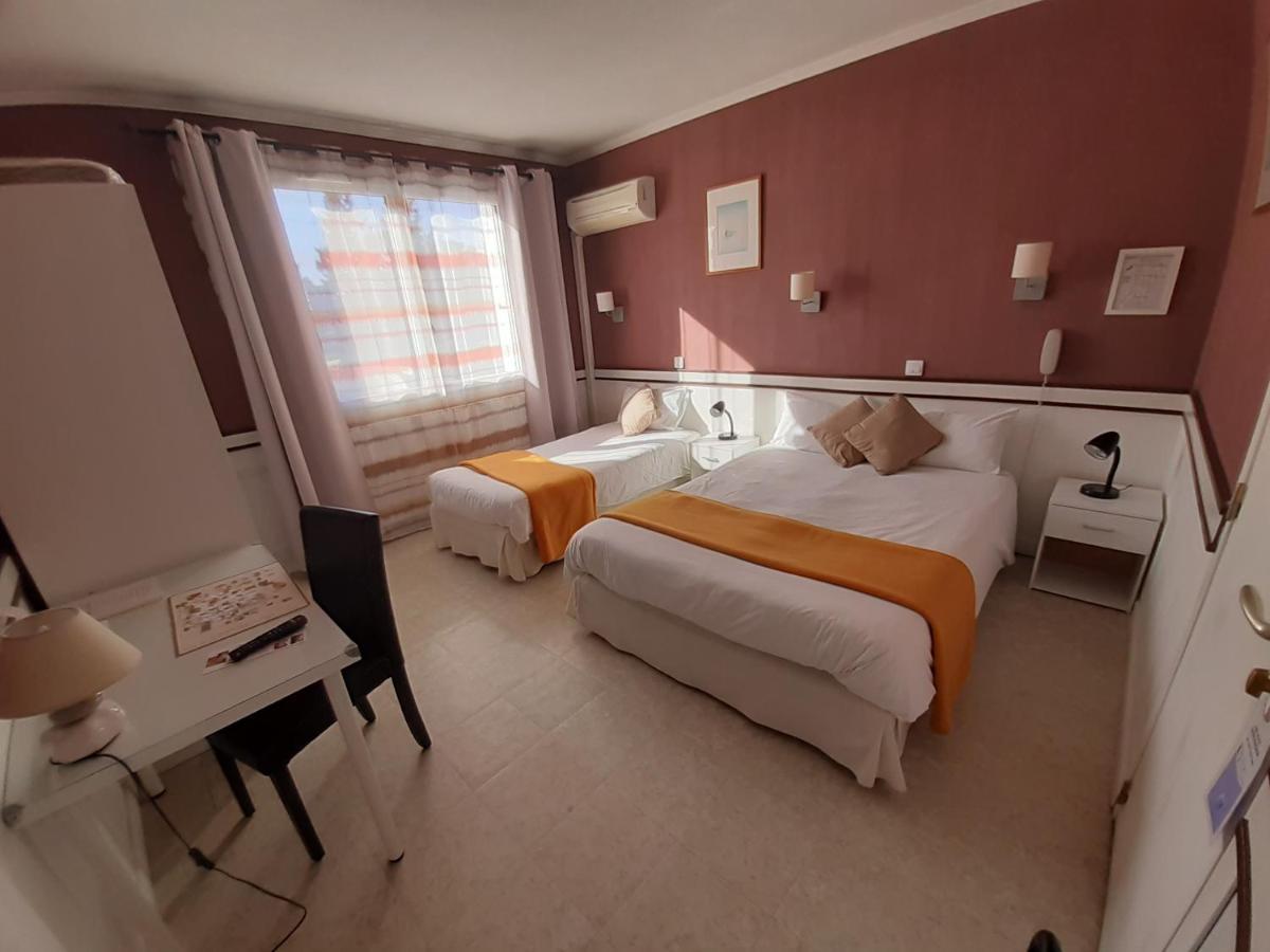 Hotel Du Tricastin Pierrelatte Bagian luar foto