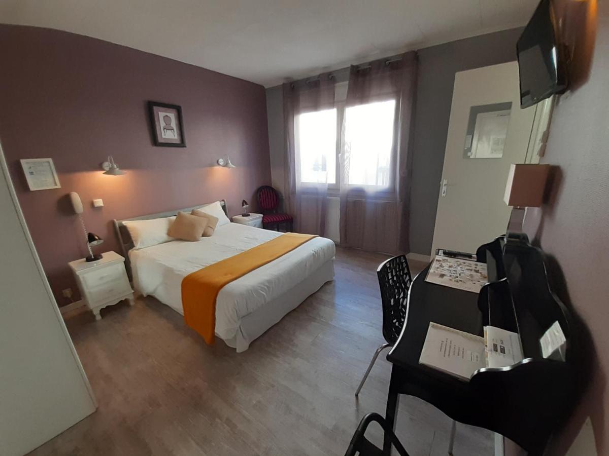 Hotel Du Tricastin Pierrelatte Bagian luar foto