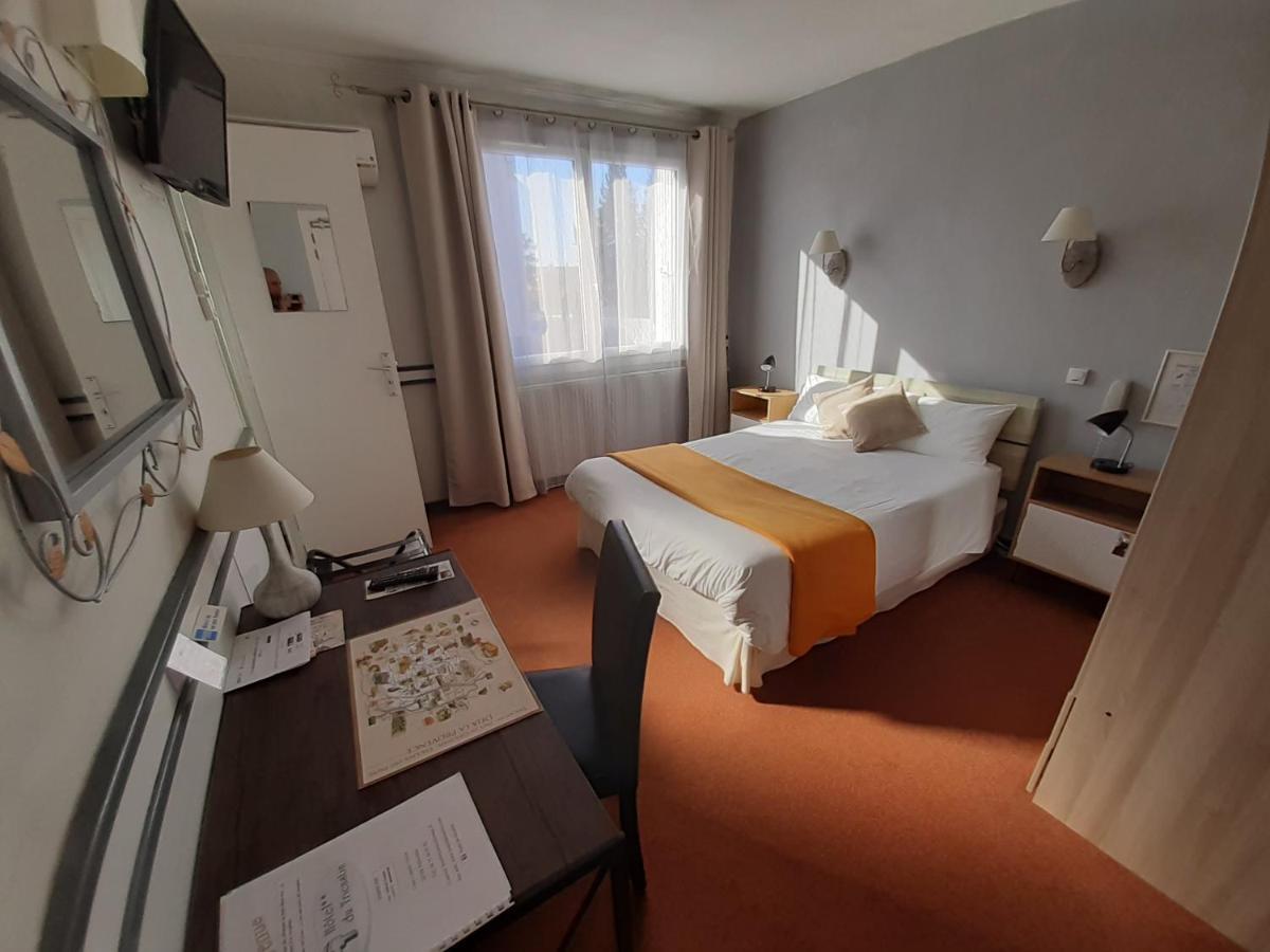 Hotel Du Tricastin Pierrelatte Bagian luar foto