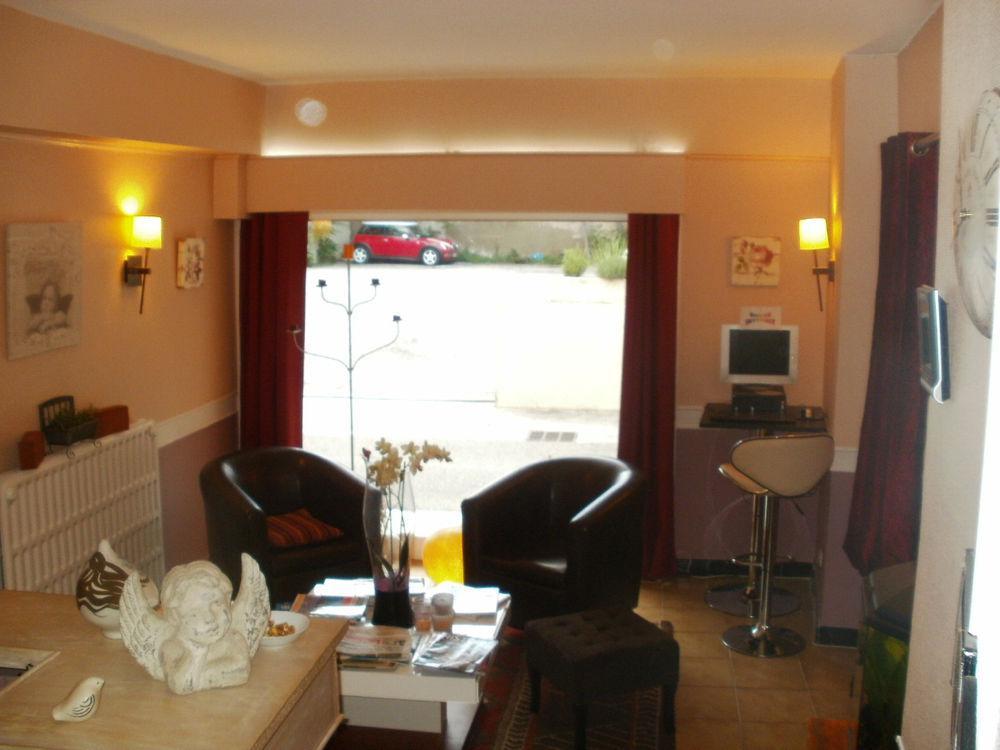 Hotel Du Tricastin Pierrelatte Bagian luar foto